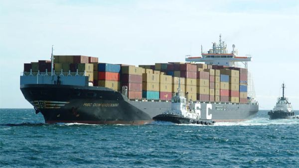 Kuwait's oil export receipts declined by 14.1 percent in 2016 to KD 12.5 billion ($ 41 billion), its lowest level in just over a decade. (Pixabay)