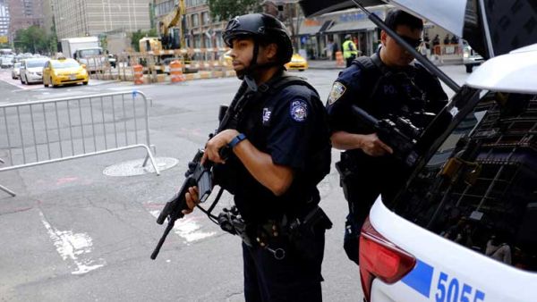 إخلاء مقر حملة هيلاري كلينتون بعد العثور على مادة بيضاء
