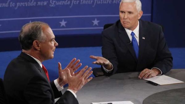 المرشحان لمنصب نائب الرئيس الأمريكي يخوضان مناظرة حامية
