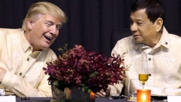 الرئيس الفلبيني وصف ترامب في وقت سابق بابن العاهرة 