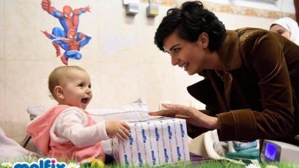 Turkish actress Tuba Büyüküstün made her first humanitarian visit to Algeria this week. (Sayidaty)