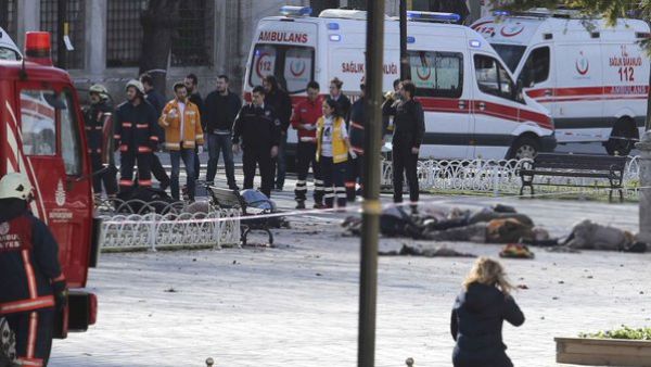 قتلى وجرحى بانفجار ضخم بمنطقة السلطان أحمد في اسطنبول