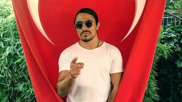 الملك عبدالله الثاني يستمتع بمذاق "رشة الملح"
