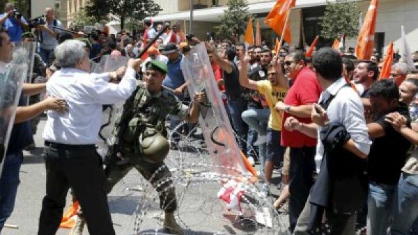 لبنان تطلب مساعدة تركيا في حل أزمة النفايات