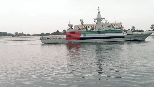 الإمارات تعلن تعرض بارجة لها في اليمن لحادث