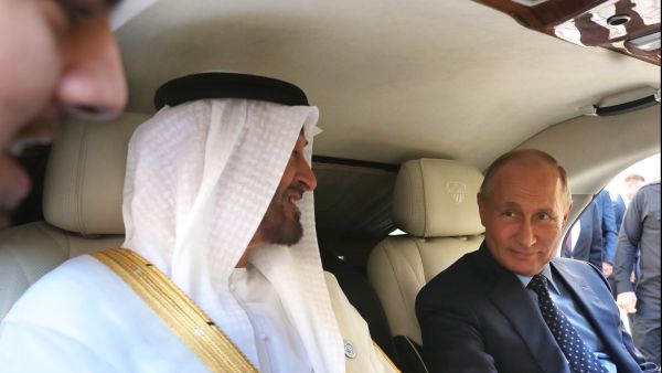 الإمارات مهتمة بشراء وتسويق سيارات روسية فارهة من طراز "أوروس"