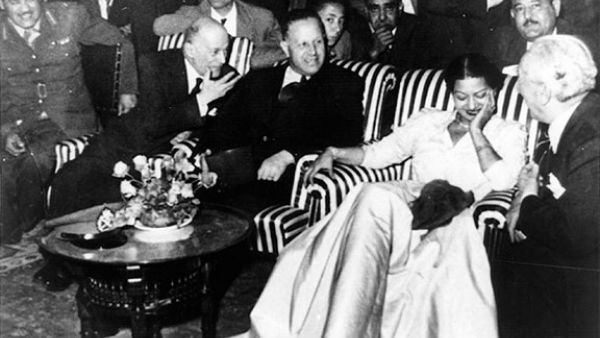 Umm Kulthum sure knew how to dress for stage success. (Image Archive)