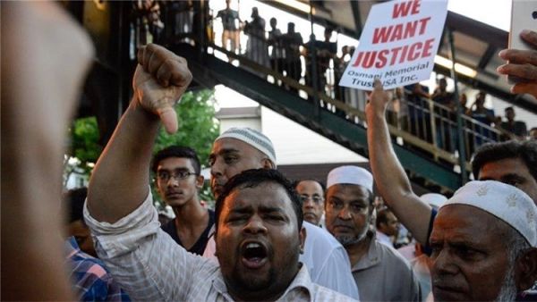 مظاهرات غاضبة في نيويورك عقب إطلاق النار على إمام المسجد ومساعده