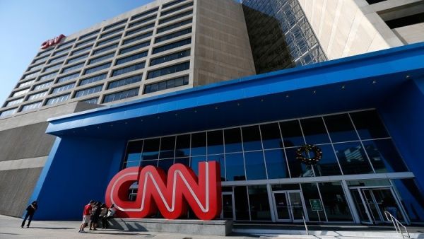 مظاهرة احتجاجية في مدينة أتلانتا ضد السياسة الإعلامية التي تمارسها قناة CNN
