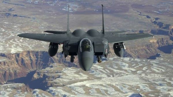 مقاتلة من طراز F-15