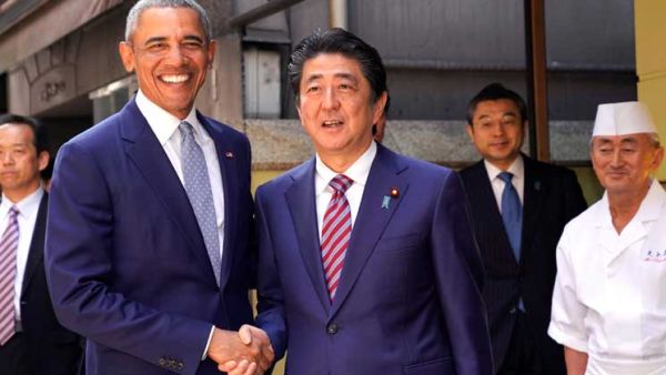 الرئيس الأمريكي السابق باراك أوباما في طوكيو