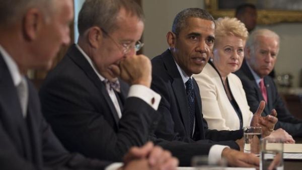 US President Barack Obama delivers a statement on Syria during a meeting with Latvia President Andris Berzins, Estonia President Toomas Hendrik Ilves Lithuania's President Dalia Grybauskaite and Vice President Joe Biden at the White House in Washington, DC, August 30, 2013.  AFP PHOTO/Jim WATSON US President Barack Obama delivers a statement on Syria during a meeting with Latvia President Andris Berzins, Estonia President Toomas Hendrik Ilves Lithuania's President Dalia Grybauskaite and Vice President Joe Biden at the White House in Washington, DC, August 30, 2013.  AFP PHOTO/Jim WATSON