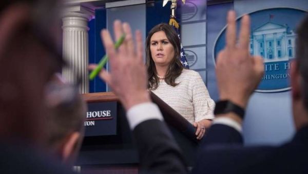  المتحدثة باسم البيت الأبيض سارة ساندرز