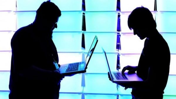 دعوة قراصنة مخضرمين لاختبار الأمن الالكتروني لبعض مواقع وزارة الدفاع الأمريكية