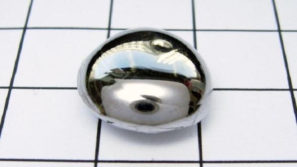 تسميم النائب ايغور كونونينكو، أحد نواب " كتلة بيترو بوروشينكو" بالزئبق.