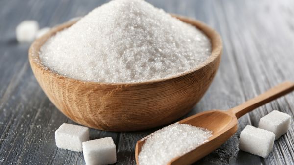 تشير الدراسات إلى أن رش السكر على الجروح يمكن أن يساعد في قتل البكتيريا 