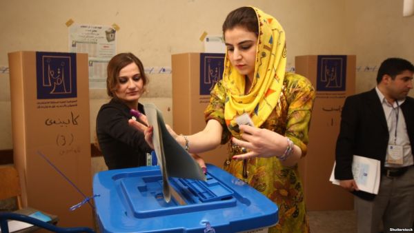 كان مسؤولون عراقيون قالوا إن مراكز الاقتراع ستخضع لحراسة مشددة.

