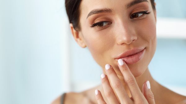 تعتبر الشفاه المنفوخة هي الشفاه الأكثر جاذبية

