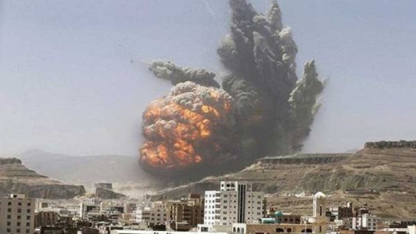 قتلى وجرحى في غارات التحالف على مواقع الحوثيين وسط اليمن
