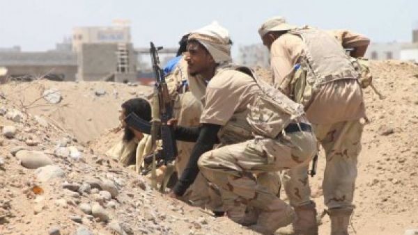قتلى وجرحى في اشتباكات بين "المقاومة الشعبية" والحوثيين وسط اليمن