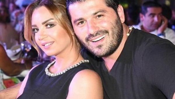 يزن السيد وزوجته ينفصلان رسميا