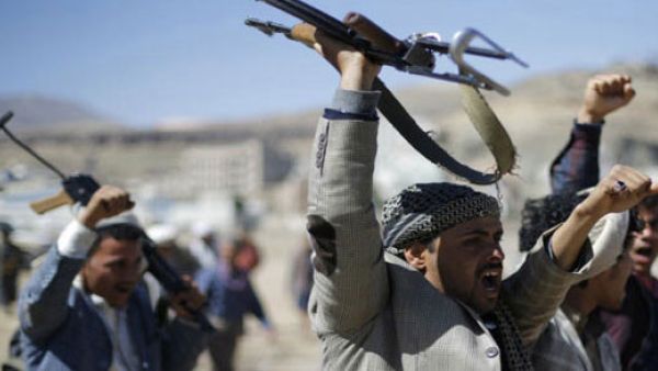 عناصر من المقاومة الشعبية الموالية للرئيس اليمني عبد ربه منصور هادي