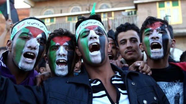 يمنيون متضامون مع غزة في صنعاء/أ.ف.ب