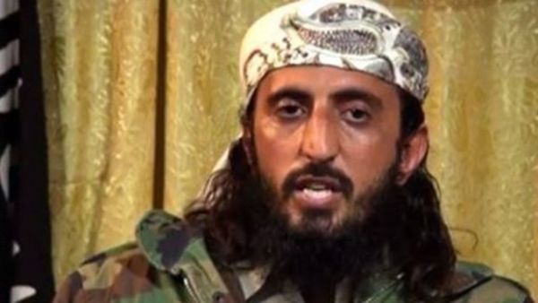 عناصر من القاعدة بقيادة جلال بلعيدي يبايعون قائد تنظيم داعش بالعراق أبو بكر البغدادي 