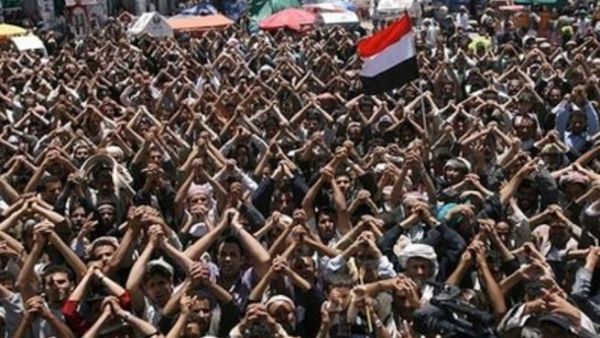 الحزب الحاكم والمعارضة في اليمن يؤكدان استعدادهما للتوقيع على الخطة الخليجية