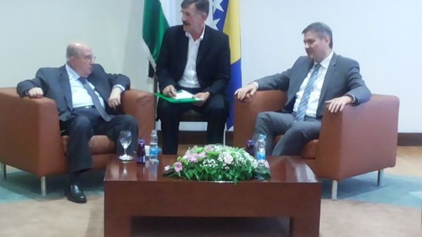 استعرض رئيس الوزراء البوسني التحديات التي تواجه بلاده، شارحا التجربة البوسنية في التعايش بين القوميات المختلفة