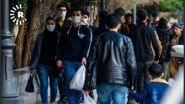 واتهمت السلطات السورية بتهريب مواطنين عبر مطار مدينة القامشلي وعدم إخضاعهم للفحوص الطبية.