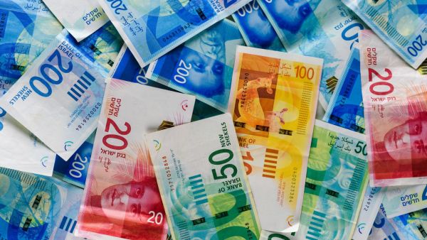 Israeli economy faces uncertainty, devaluation