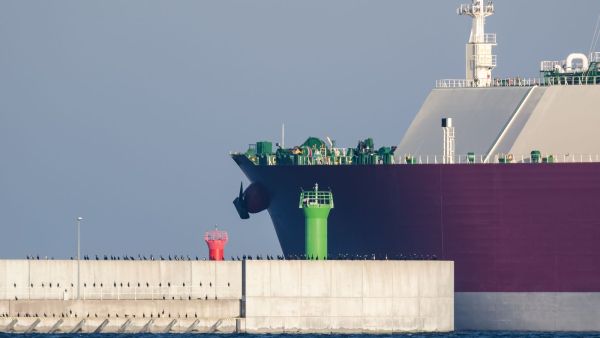 China signs second major Qatar LNG deal