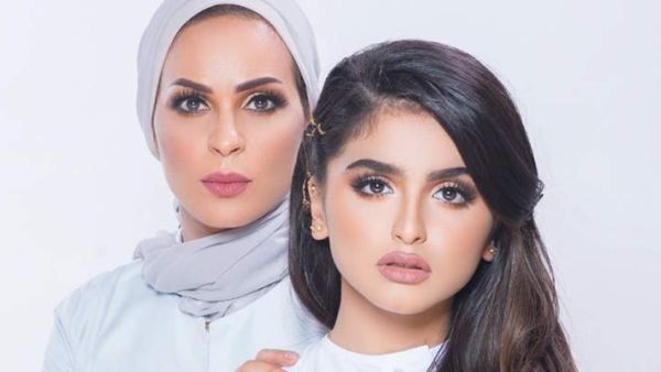 حلا الترك ووالدتها منى السابر