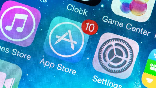 Apple Allows Users to Rate Its Preinstalled Apps