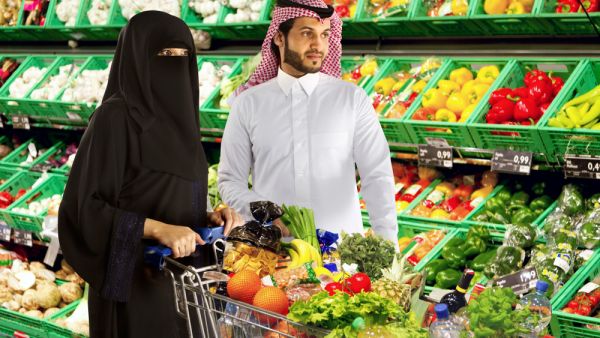 A number of Qatif merchants confirmed that the markets have large quantities of food products and supplies, saying there was no cause for concern or alarm. (Shutterstock) Saudi Arabia Confirms Availability of Goods in Locked-down Al-Qatif