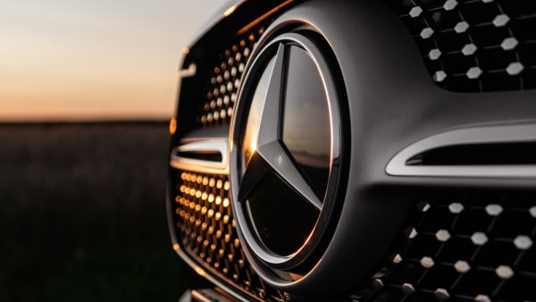 Mercedes Plans to Make Comeback in France
