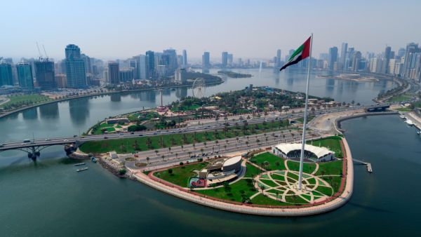 توقع الصندوق أن ينتعش نمو إجمالي الناتج المحلي الحقيقي لمنطقة الشرق الأوسط وشمال أفريقيا ليصل إلى 4% في عام 2021، صندوق النقد الدولي: اقتصاد الإمارات يسير بخطى ثابتة نحو الانتعاش