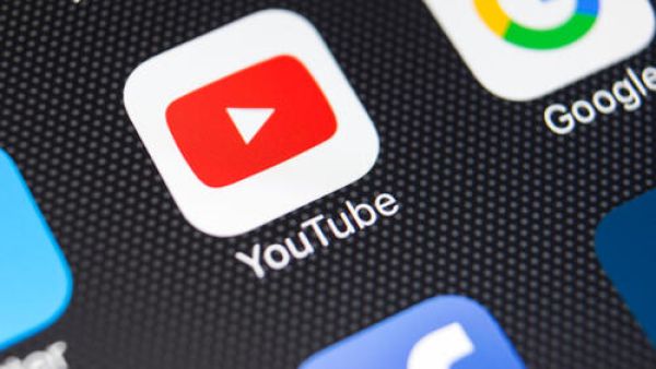 Google’s YouTube has announced the testing of a new “Lite Subscription” that costs less but is ad-free! (Shutterstock) Tech This Week: YouTube Trials Cheaper Ad-Free Subscription, Google Kills Off Old Android Support