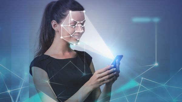 الذكاء الاصطناعي يميز بين المرأة والرجل حسب الابتسامة!