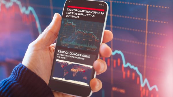Moody's Slashes 2020 Global Economy Forecast by 0.5 Percent Due to COVID-19