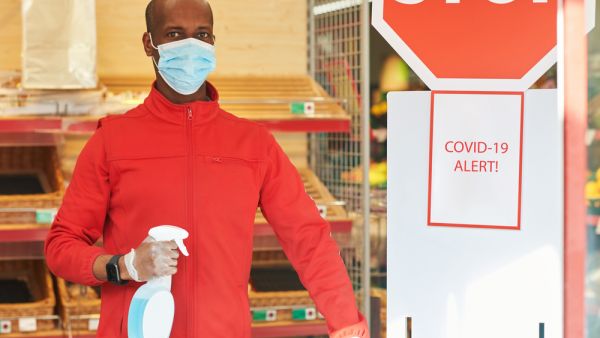 Saudi Arabia’s Ministry of Commerce said it carried out 3,244 inspections on markets, centers, shops and outlets in all regions of the Kingdom from Dec. 31 to Jan. 7, to check that commercial establishments were adhering to coronavirus prophylactic measures. (Shutterstock) Over 300 Saudi Businesses Fined Due to Violating Anti-COVID-19 Measures