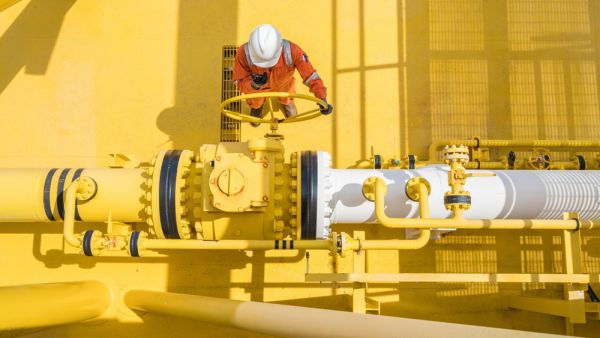 Oil Markets Tumble Amid Uncertainty 