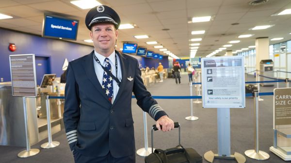 Delta Airlines, Pilots Union Agree to Avoid Furloughs Until 2022