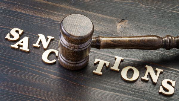 UAE Central Bank Imposes Sanctions on S&S Brokerage House for Violating Rules