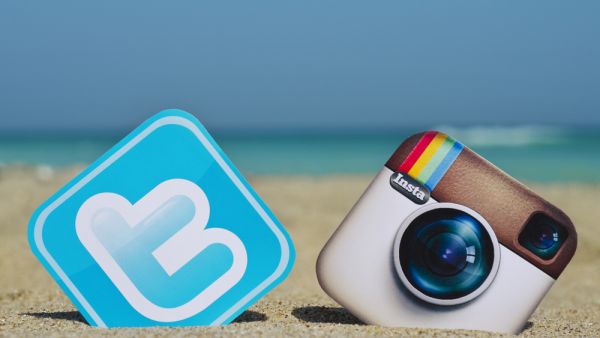 Tech This Week: Twitter Kills Fleets, Instagram Tests 'Re-Share' Sticker for Stories