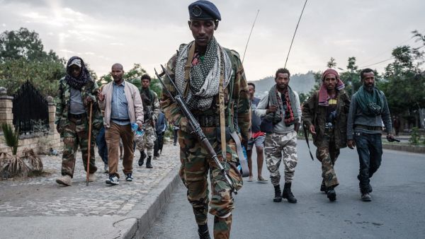 واشنطن تُجلي دبلوماسيين وعائلاتهم من أديس أبابا تحسبا لاجتياحها