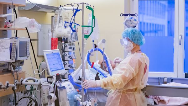 حصيلة قياسية جديدة لإصابات كورونا في اسرائيل