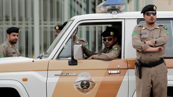 السعودية: اعتقال ضباط أمن وموظفين كبارا بينهم قاض بتهم الرشوة