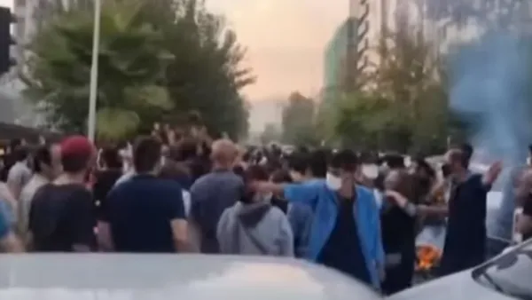 القضاء الايراني يصدر مئات الاحكام بالسجن على خلفية الاحتجاجات